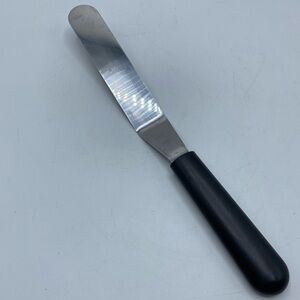 THE PAMPERED CHEF SMALL SPREADER SPATULA FOR ICING FROSTING CAKE #2071